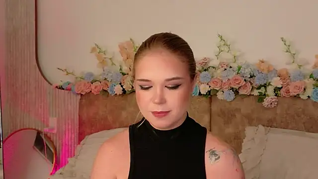 Snapshot of Lilith_Bonheur chatting on May 2, 2026, 7:52 pm Lilith Bonheur online show from May 2, 2026, 7:52 pm