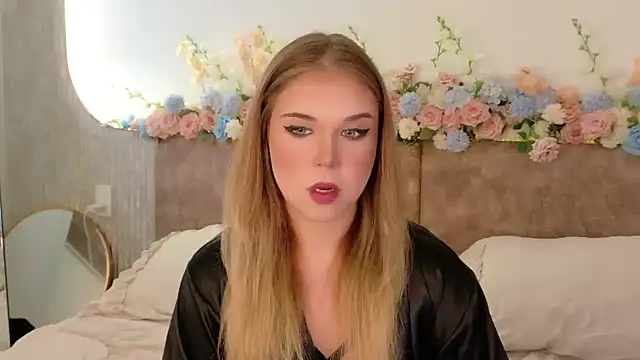 Snapshot of Lilith_Bonheur chatting on April 28, 2026, 12:53 am Lilith Bonheur online show from April 28, 2026, 12:53 am