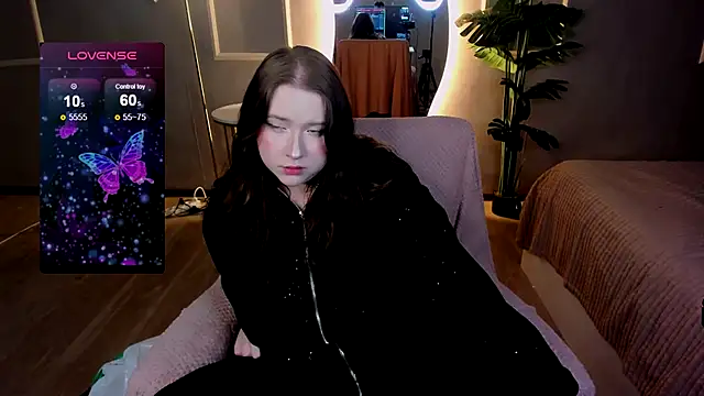 Selena Muse online show from November 6, 2025, 5:22 am