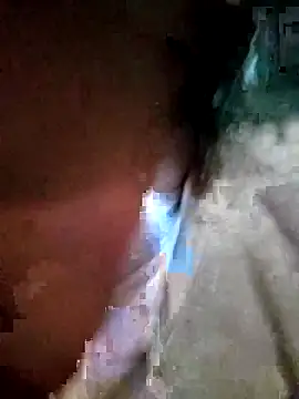 Luyen004 online show from April 8, 2026, 9:49 pm