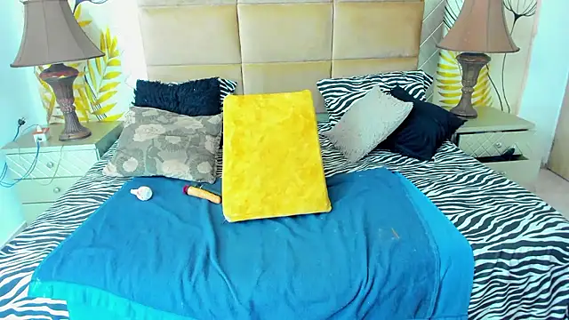 Snapshot of sweet_lulu_sofia chatting on December 14, 2025, 9:42 pm sweet lulu sofia online show from December 14, 2025, 9:42 pm