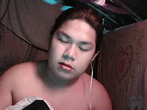 Snapshot of Huntrix2025 chatting on May 26, 2026, 8:29 pm Huntrix2025 online show from May 26, 2026, 8:29 pm