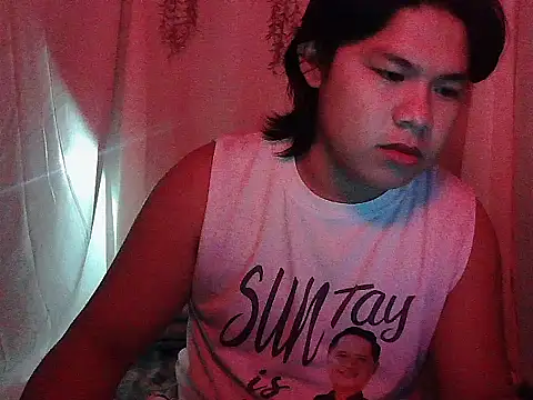 Huntrix2025 online show from December 4, 2025, 5:45 pm