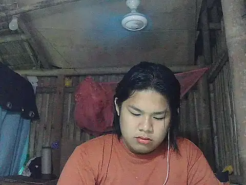 Snapshot of Huntrix2025 chatting on April 6, 2026, 1:23 pm Huntrix2025 online show from April 6, 2026, 1:23 pm