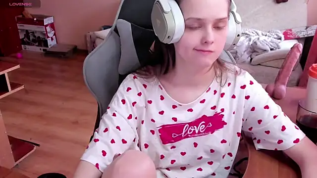 Snapshot of SharybbFace chatting on April 16, 2026, 3:02 pm SharybbFace online show from April 16, 2026, 3:02 pm