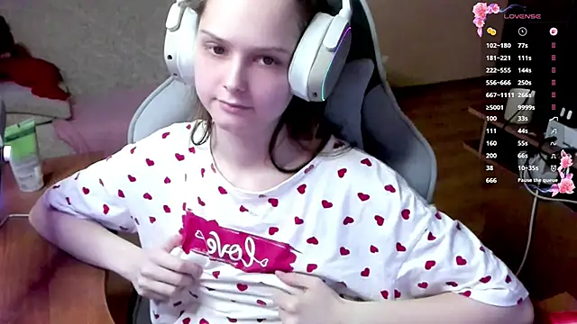 Snapshot of SharybbFace chatting on March 15, 2026, 3:30 pm SharybbFace online show from March 15, 2026, 3:30 pm