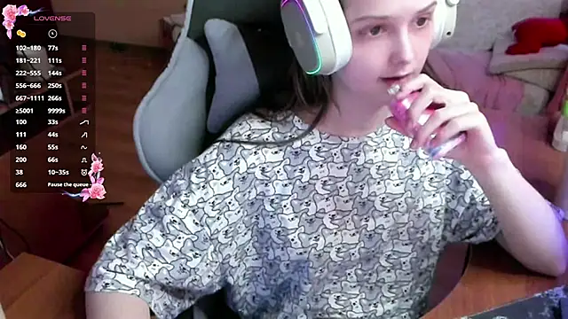 Snapshot of SharybbFace chatting on March 20, 2026, 3:02 pm SharybbFace online show from March 20, 2026, 3:02 pm