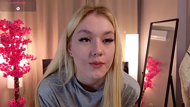 Flirty lee online show from November 11, 2025, 2:12 pm