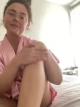 Mia Winters online show from September 27, 2025, 12:33 pm