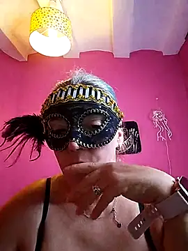 Rosabraguitas online show from November 2, 2025, 9:42 pm