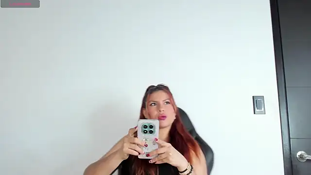 La Diabla8 online show from November 6, 2025, 11:47 am