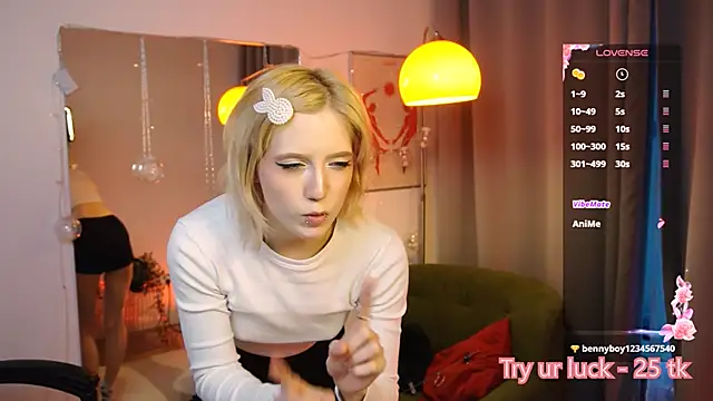 Snapshot of MorgyAsuna_ chatting on December 14, 2025, 8:09 am MorgyAsuna online show from December 14, 2025, 8:09 am