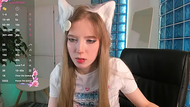 Snapshot of MorgyAsuna_ chatting on November 15, 2025, 6:39 am MorgyAsuna online show from November 15, 2025, 6:39 am