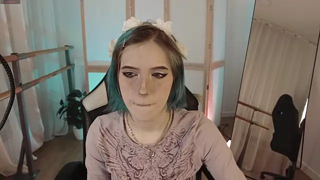 Snapshot of MorgyAsuna_ chatting on October 9, 2025, 8:31 pm MorgyAsuna online show from October 9, 2025, 8:31 pm