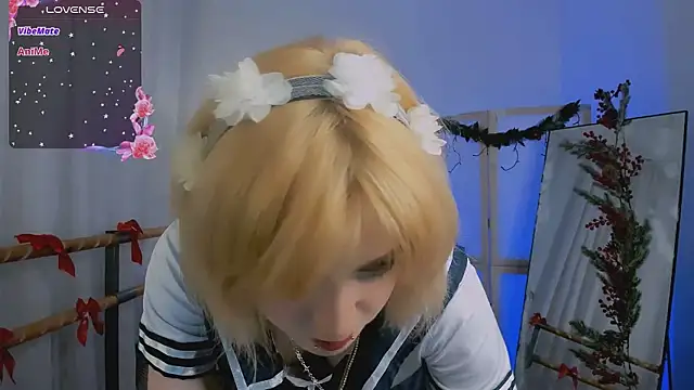 Snapshot of MorgyAsuna_ chatting on December 15, 2025, 1:39 pm MorgyAsuna online show from December 15, 2025, 1:39 pm