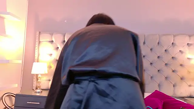 LaylaaDoll online show from November 18, 2025, 5:38 pm