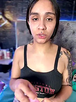 Snapshot of Isabella-Teen chatting on October 28, 2025, 2:23 am Isabella-Teen online show from October 28, 2025, 2:23 am