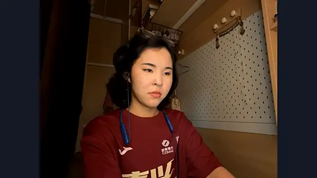 Snapshot of JennyCarpenter chatting on May 16, 2026, 9:30 am JennyCarpenter online show from May 16, 2026, 9:30 am