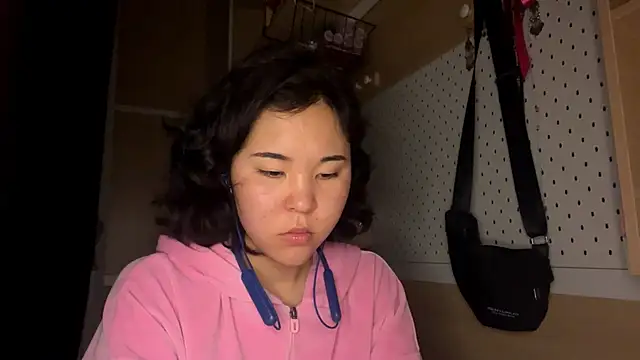 Snapshot of JennyCarpenter chatting on May 3, 2026, 10:13 pm JennyCarpenter online show from May 3, 2026, 10:13 pm