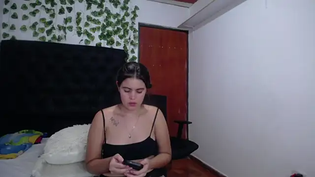 Snapshot of isabel_09 chatting on November 8, 2025, 3:37 pm isabel 09 online show from November 8, 2025, 3:37 pm