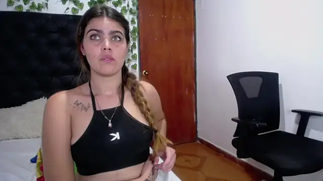 Snapshot of isabel_09 chatting on November 12, 2025, 3:05 pm isabel 09 online show from November 12, 2025, 3:05 pm