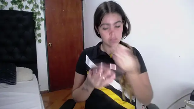 Snapshot of isabel_09 chatting on December 3, 2025, 3:07 am isabel 09 online show from December 3, 2025, 3:07 am