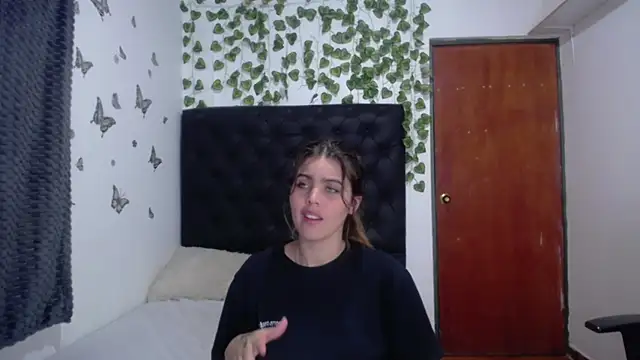 Snapshot of isabel_09 chatting on November 15, 2025, 3:16 pm isabel 09 online show from November 15, 2025, 3:16 pm