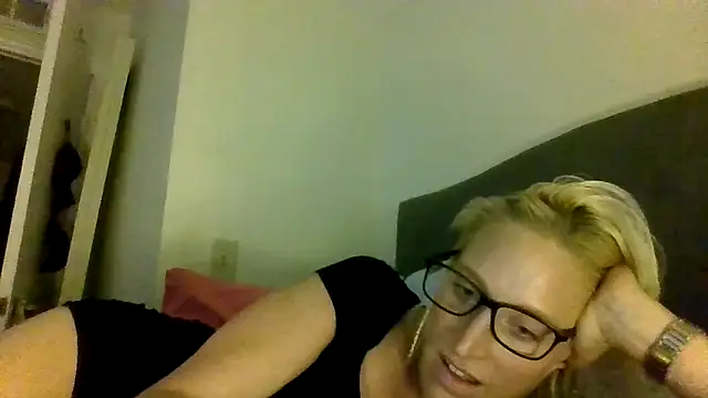 Snapshot of JemTastic chatting on September 18, 2025, 1:30 am JemTastic online show from September 18, 2025, 1:30 am
