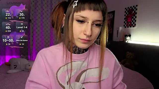 LilithPoison online show from November 26, 2025, 6:08 pm