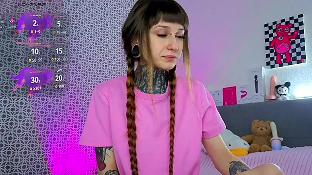 Snapshot of LilithPoison chatting on March 5, 2026, 6:04 pm LilithPoison online show from March 5, 2026, 6:04 pm