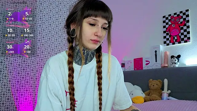 Snapshot of LilithPoison chatting on March 13, 2026, 6:13 pm LilithPoison online show from March 13, 2026, 6:13 pm