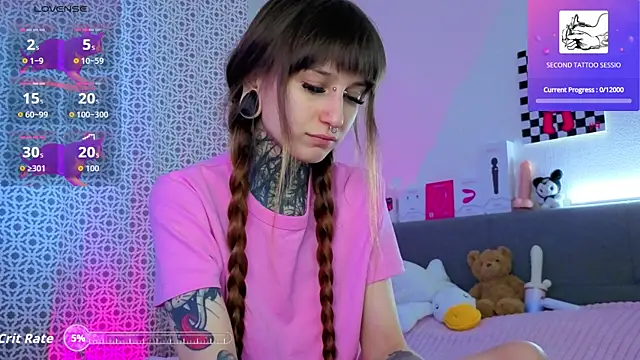 Snapshot of LilithPoison chatting on April 3, 2026, 4:19 am LilithPoison online show from April 3, 2026, 4:19 am