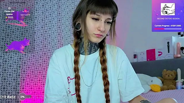 Snapshot of LilithPoison chatting on April 3, 2026, 6:14 pm LilithPoison online show from April 3, 2026, 6:14 pm