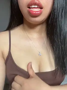 Rose-babyx online show from June 15, 2026, 2:23 am