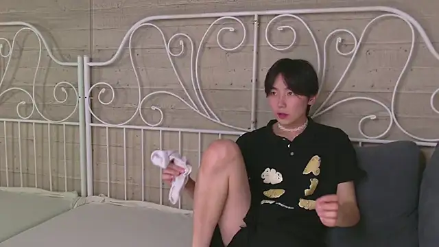 HeejinWang online show from October 18, 2025, 8:38 am