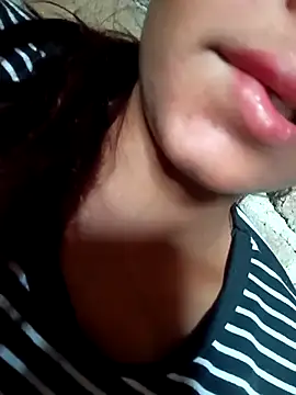 Snapshot of Aaisha-16 chatting on May 6, 2026, 3:32 am Aaisha-16 online show from May 6, 2026, 3:32 am