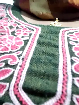 Mmm143 online show from December 16, 2025, 4:28 am