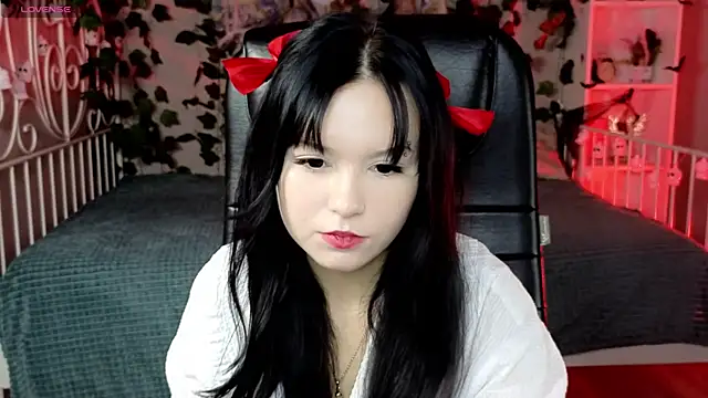 Snapshot of Aurora_Gilbert chatting on October 31, 2025, 10:23 am Aurora Gilbert online show from October 31, 2025, 10:23 am