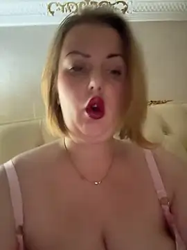 Snapshot of Piccolamonella29 chatting on November 17, 2025, 11:09 pm Piccolamonella29 online show from November 17, 2025, 11:09 pm