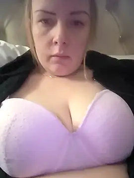 Piccolamonella29 online show from April 6, 2026, 12:50 pm