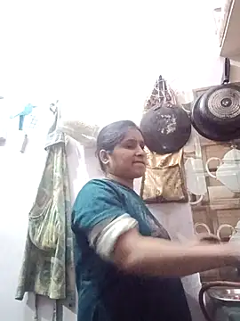 Snapshot of aliya-jaan71 chatting on November 13, 2025, 5:50 pm aliya-jaan71 online show from November 13, 2025, 5:50 pm