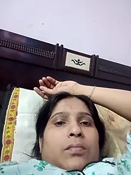 Snapshot of aliya-jaan71 chatting on November 6, 2025, 1:48 pm aliya-jaan71 online show from November 6, 2025, 1:48 pm