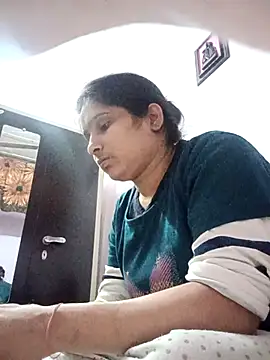 Snapshot of aliya-jaan71 chatting on November 11, 2025, 5:30 pm aliya-jaan71 online show from November 11, 2025, 5:30 pm