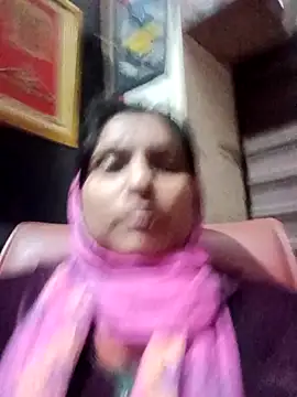 Snapshot of aliya-jaan71 chatting on December 18, 2025, 4:22 pm aliya-jaan71 online show from December 18, 2025, 4:22 pm