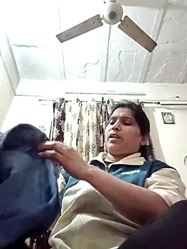 Snapshot of aliya-jaan71 chatting on February 4, 2026, 9:37 am aliya-jaan71 online show from February 4, 2026, 9:37 am