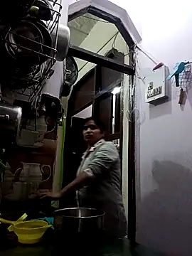 Snapshot of aliya-jaan71 chatting on December 1, 2025, 5:03 pm aliya-jaan71 online show from December 1, 2025, 5:03 pm