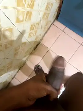 Snapshot of Prtkkk chatting on October 10, 2025, 5:47 pm Prtkkk online show from October 10, 2025, 5:47 pm