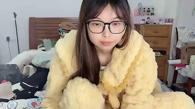 Snapshot of Akong11 chatting on November 15, 2025, 2:15 am Akong11 online show from November 15, 2025, 2:15 am