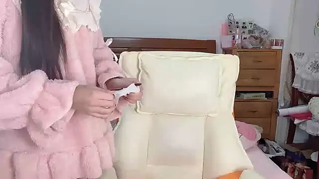 Snapshot of Akong11 chatting on December 15, 2025, 3:23 am Akong11 online show from December 15, 2025, 3:23 am