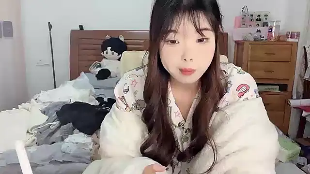 Snapshot of Akong11 chatting on November 24, 2025, 2:39 pm Akong11 online show from November 24, 2025, 2:39 pm